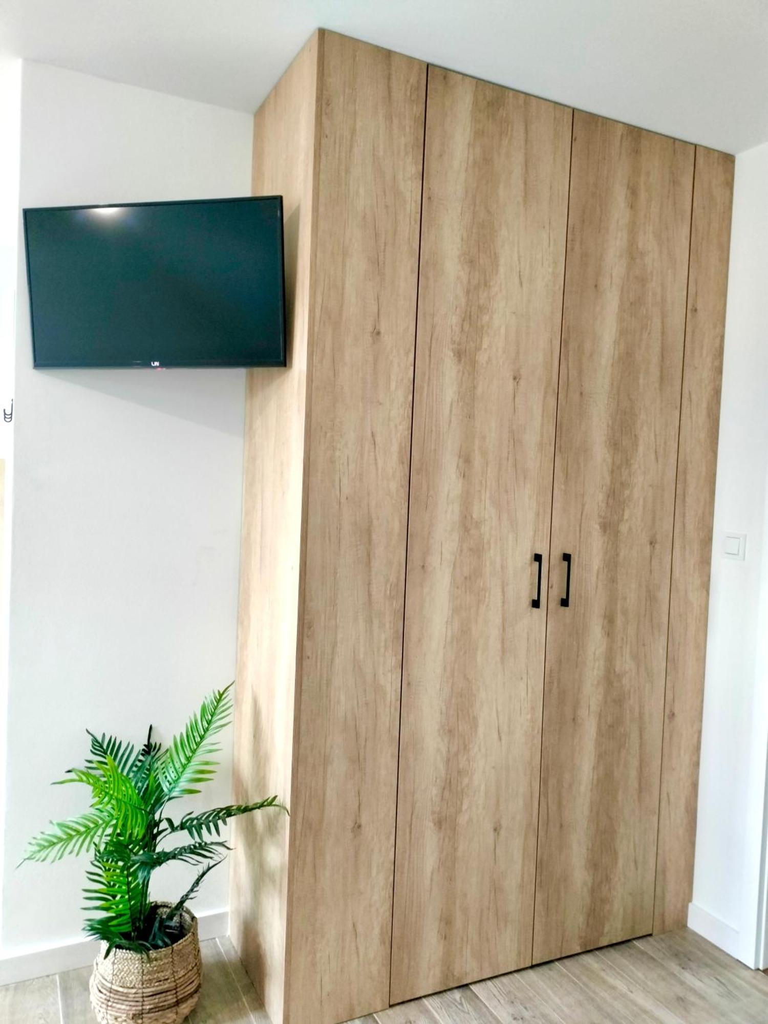Agroturystyka Jodlowa - Rodzinne Apartamenty W Centrum Gor Swietokrzyskich - Sala Zabaw, Zwierzeta, Bilard Krajno-Zagorze Kültér fotó
